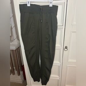 Army green lululemon dance pants size 8